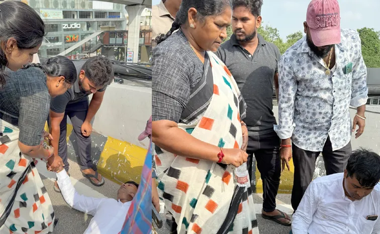 Minister Seethakka Quick Action While Biker Struggling With Fits