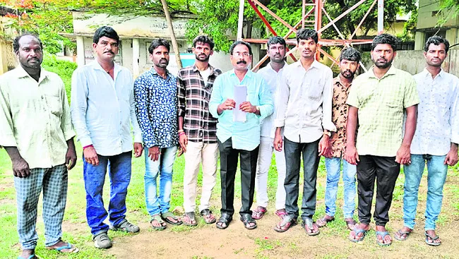 కార్మికురాలి ప్రాణం విలువ రూ.2.5 లక్షలు