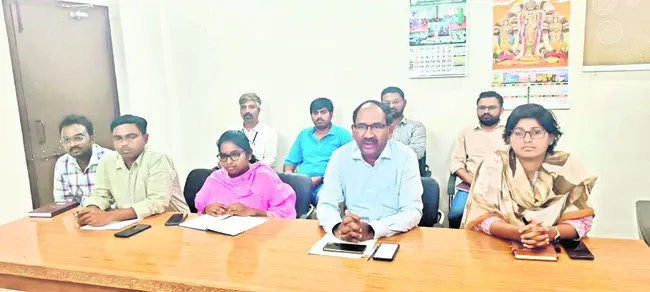 పరిశోధన కేంద్రం నుంచి మూడు కొత్త వంగడాలు