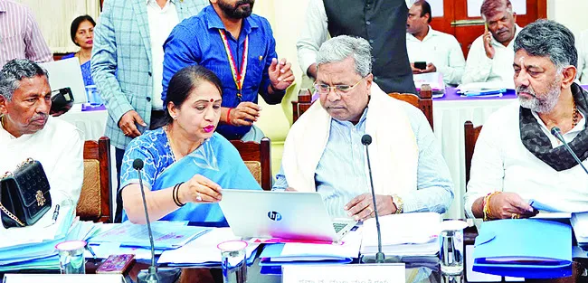 సమస్యలపై స్పందించకుంటే చర్యలు