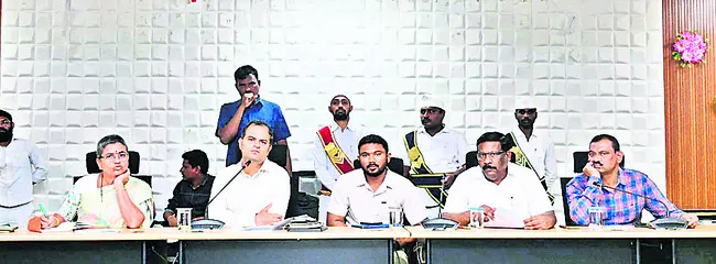 అవతరణ వేడుకలకు ఏర్పాట్లు