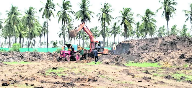 చెరుకువాడలో ఆగని మట్టి రవాణా 