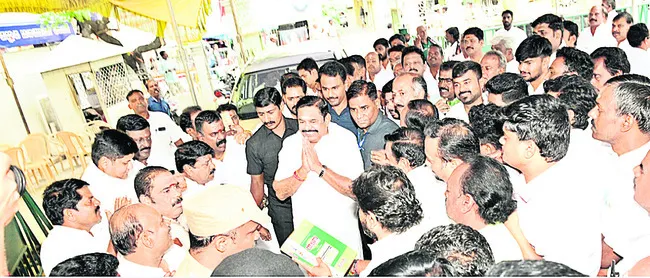 ఆ రెండు అన్నాడీఎంకే ఖాతాకేనా? 