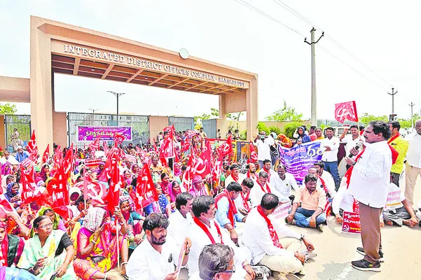 ‘ఉపాధి’ని నిర్వీర్యం చేసే కుట్ర