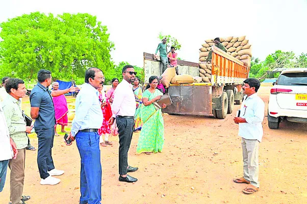 ధాన్యం వెంటనే తరలించండి