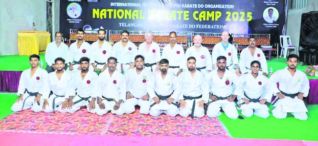 దోమకొండలో కరాటే పోటీలు 
