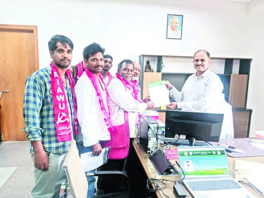 కేంద్ర ప్రభుత్వం నిర్లక్ష్య వైఖరిని వీడాలి