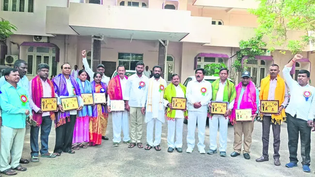 దళిత రత్న అవార్డుల ప్రదానం