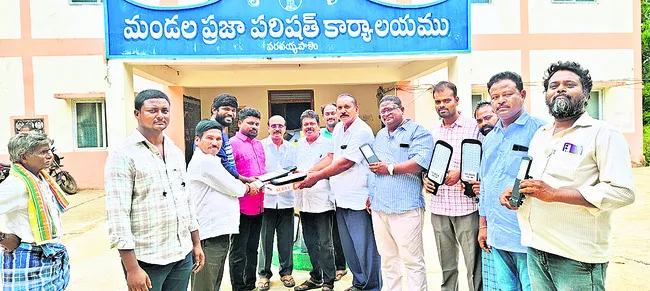 తిరుపతి ఎంపీ ‘వెలుగులు’ 