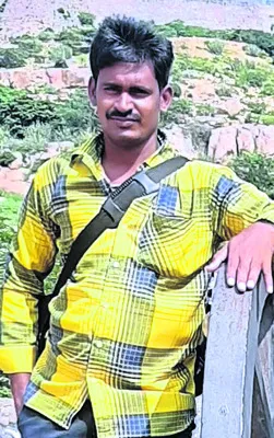 చేనేత కార్మికుడి ఆత్మహత్య