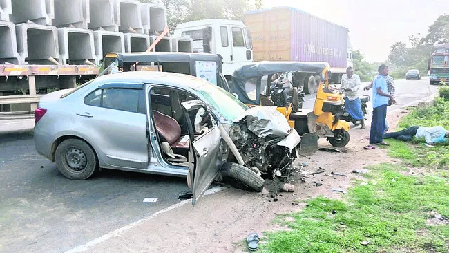 రోడ్డు ప్రమాదంలో  ఆరుగురికి గాయాలు
