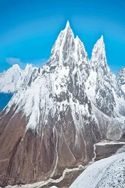 Glacier melt in the Himalayas endangers South Asia4