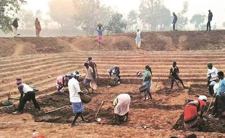 how MGNREGA faced significant challenges in achieving its core objective1