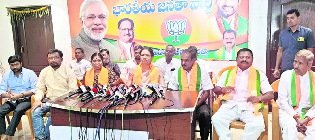 కాంగ్రెస్ కులగణన ఎన్నికల డ్రామా: ఎంపీ