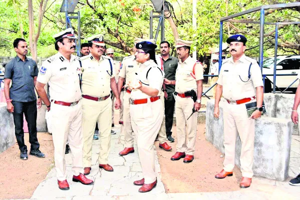 పాలమూరుకు ప్రపంచ సుందరీమణులు
