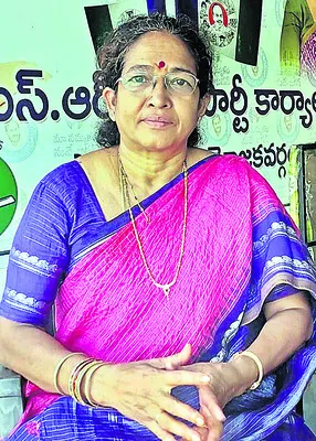 గిరిజన సంక్షేమ మంత్రికి అవగాహన లోపం