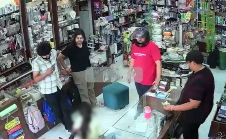 Girl Went To Return Items She Bought Shopkeeper Refused She Then Did This1
