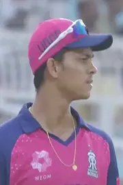Riyan Parag Loses Cool Scolds Jaiswal for Sloppy fielding Fans Slams Him2
