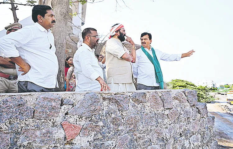 Uttam Kumar Reddy inspects Devadula Pump House and Dharmasagar Reservoir
