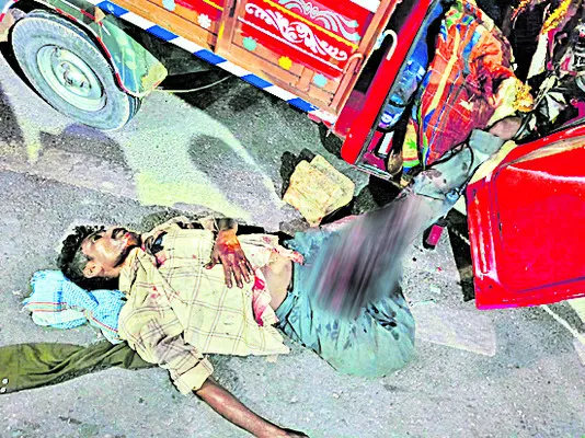 రోడ్డు ప్రమాదంలో ఒకరు మృతి 