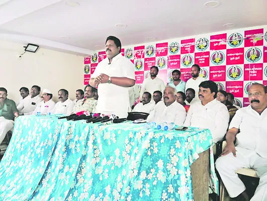 ధాన్యాన్ని తక్షణమే కొనుగోలు చేయాలి