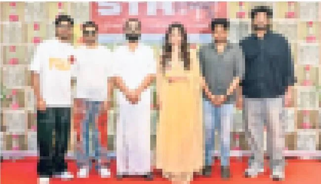 కాలేజ్ స్టూడెంట్గా శింబు