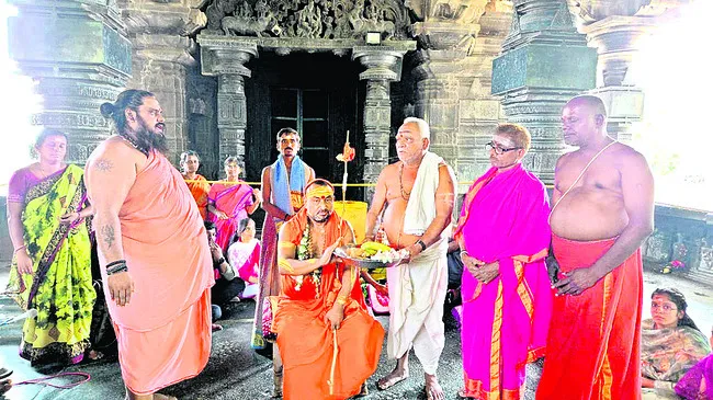 సనాతన ధర్మమే సంస్కారం నేర్పుతుంది