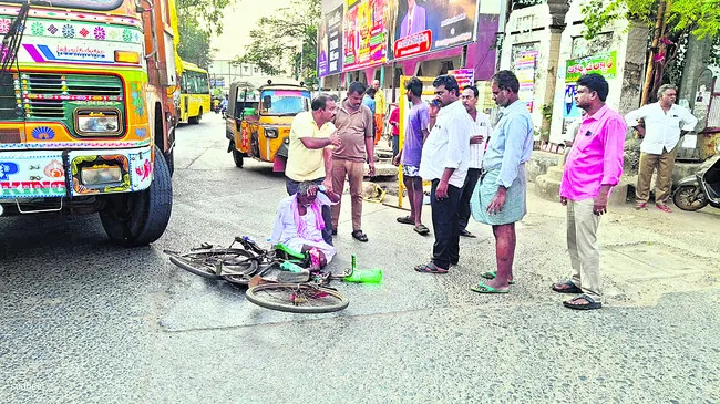 గుర్తుతెలియని వృద్ధుడి మృతి