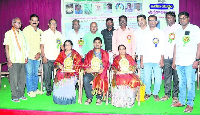 మనిషికి చిటికెడంతా ప్రేమ అవసరం