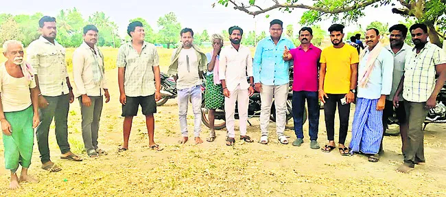 ‘ఇసుక క్వారీ నిర్వహణపై కలెక్టర్ స్పందించాలి’