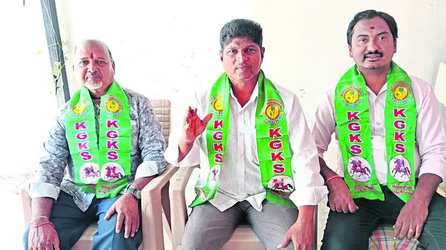 వీడీసీలపై చర్యలు తీసుకోవాలి 