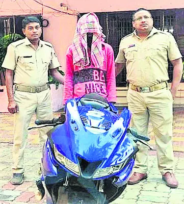 బైక్ దొంగ అరెస్టు