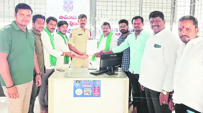 దివ్యాంగులకు ప్రత్యేక కమిషన్ ఏర్పాటు చేయాలి
