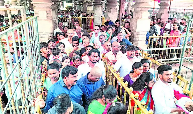 శ్రీశైలం.. భక్తజనసంద్రం