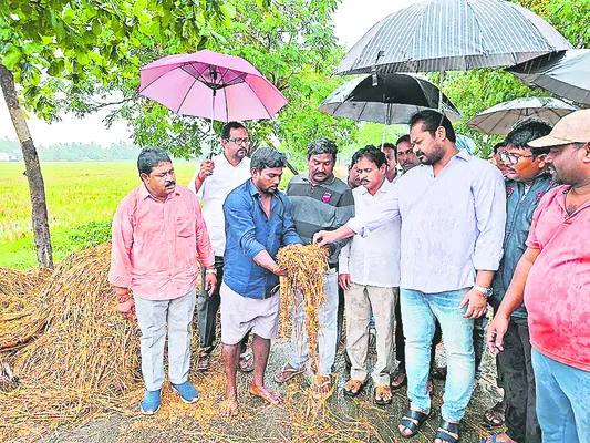 నష్టపోయిన అన్నదాతలను ఆదుకోవాలి 