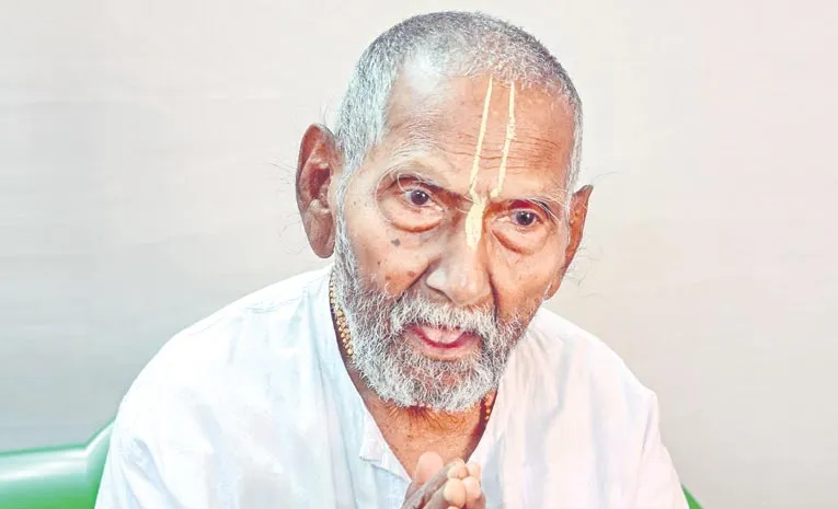 Yoga practitioner Baba Sivanand passes away in Varanasi 1
