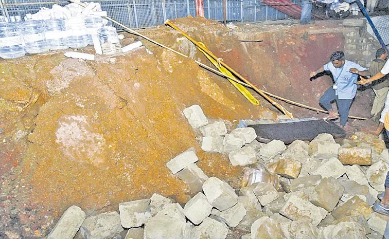 cm chandrababu naidu no response on Simhachalam incident
