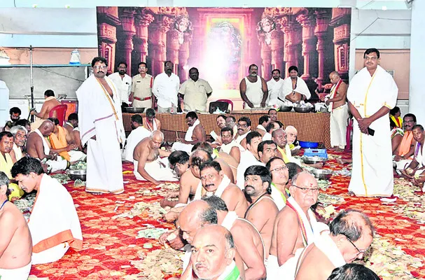 నూకాంబిక అమ్మవారి హుండీ ఆదాయం రూ.34.80 లక్షలు