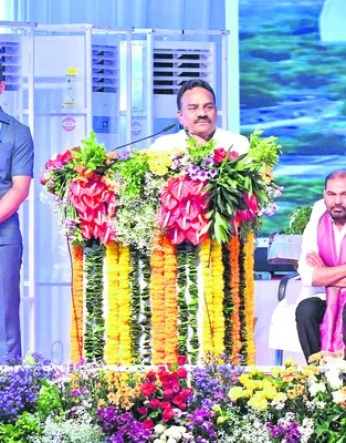 మరిన్ని రహదారులు నిర్మించాలి