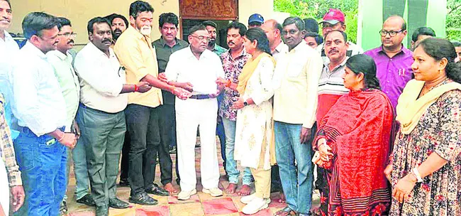 ఉద్యోగుల సమస్యలు పరిష్కరించకపోతే ఆందోళనలు