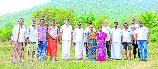 గిరివలయం రోడ్డులో రక్షణ కంచె