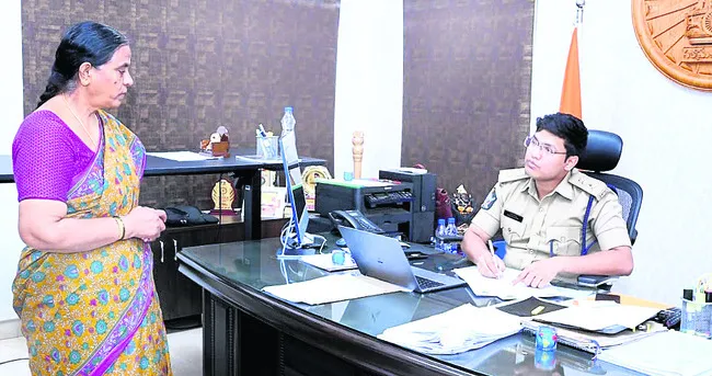 ఫిర్యాదులపై వేగంగా విచారణ