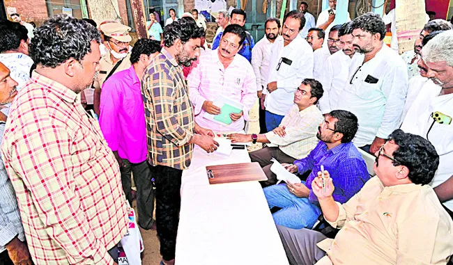 సకాలంలో సంతృప్తికర పరిష్కారమే లక్ష్యం 
