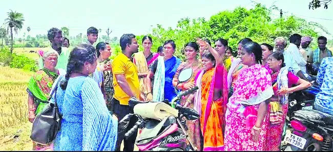 ఇంట్లోని సామగ్రి దగ్ధం