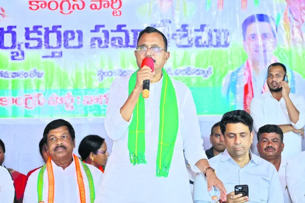 సంక్షేమ పథకాలను ప్రజలకు వివరించాలి