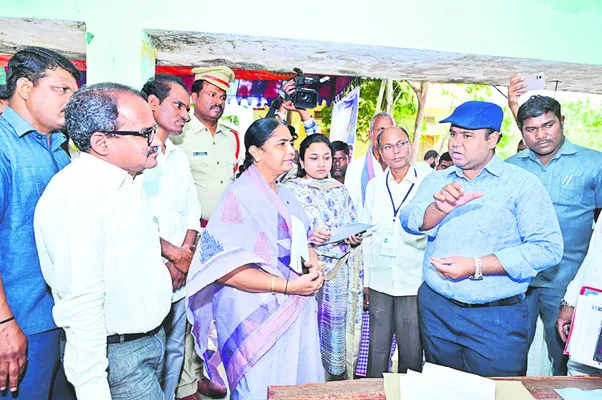 భూ భారతితో సమస్యలు దూరం