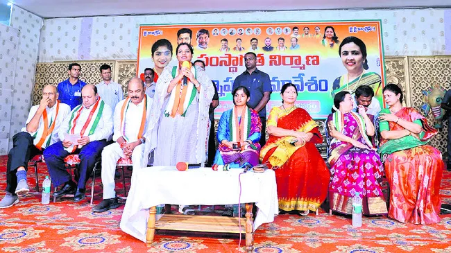 సంక్షేమ పథకాలను ప్రజల్లోకి తీసుకెళ్లాలి