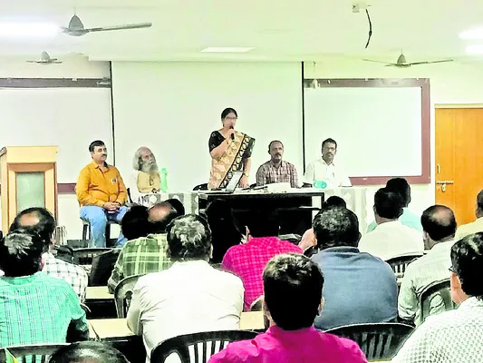 వేసవి సెలవుల్లోనే టీచర్లకు శిక్షణ