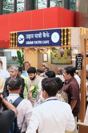 Tea Rs 10 Samosa and Coffee Rs 20 in Pune Airport1