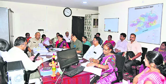 లింగ నిర్ధారణ చేసిన వారిపై కఠిన చర్యలు